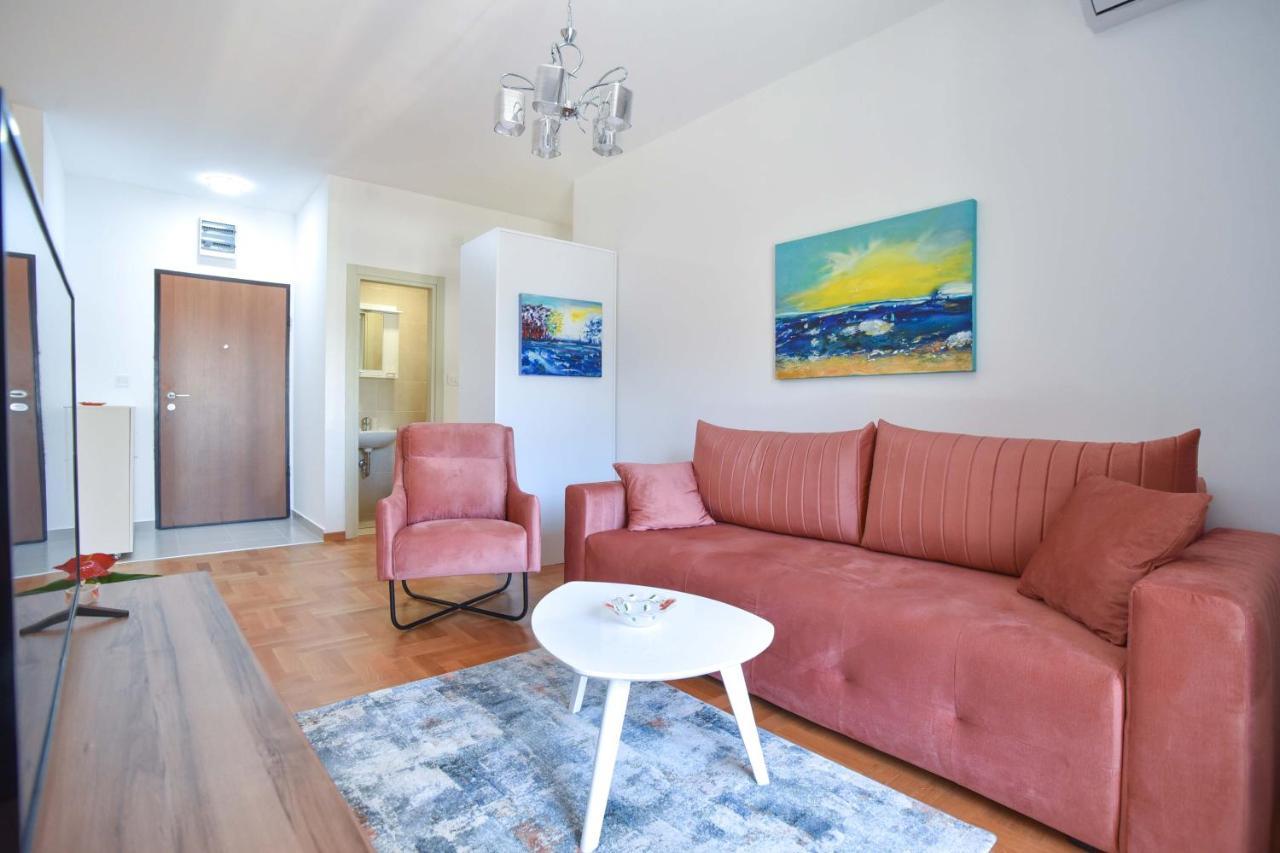 Azure Apartment *