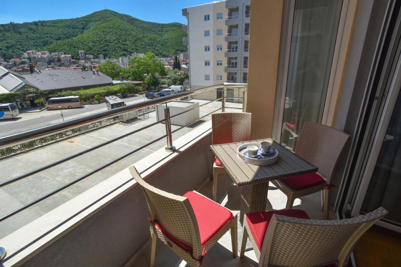 Apartment Azure